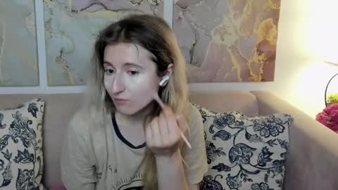 Snapshot of camilladreamer chatting on May 24, 2026, 1:05 pm camilladreamer online show from May 24, 2026, 1:05 pm