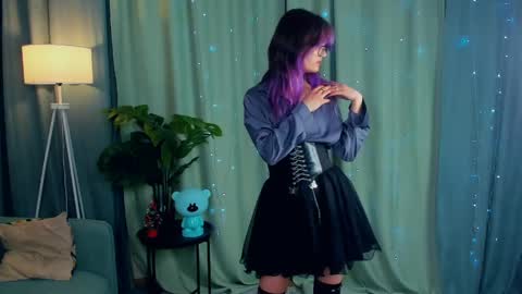 Emily online show from April 1, 2026, 4:04 pm