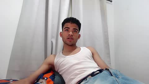 camillo_beischel_ online show from September 19, 2025, 7:03 pm