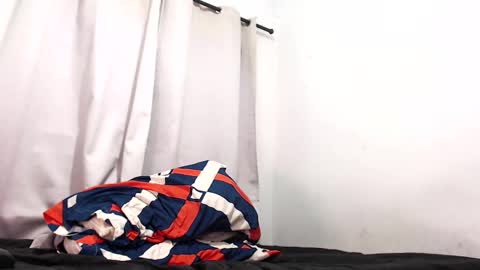 camillo_beischel_ online show from October 1, 2025, 6:47 pm