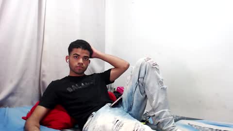 camillo_beischel_ online show from January 5, 2026, 7:50 pm