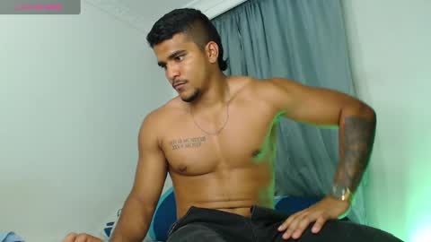 camilo_contre21 online show from January 11, 2025, 11:35 pm