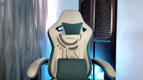 camilo_contre21 online show from February 8, 2025, 9:36 pm