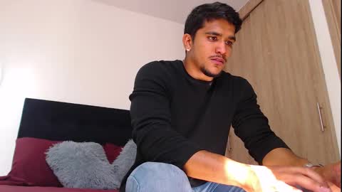 camilo_contre21 online show from September 24, 2025, 7:50 pm