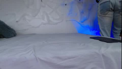 camilo_contre21 online show from October 28, 2025, 6:21 pm