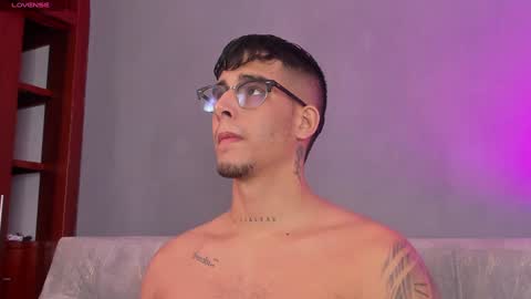   INDEPENDENT MODEL online show from January 13, 2025, 11:19 am