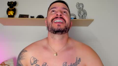 camilo_restrepo21 online show from September 16, 2025, 2:01 am