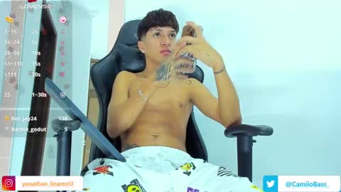 Snapshot of camilobass_ chatting on January 24, 2025, 4:05 am Camilo Bass online show from January 24, 2025, 4:05 am