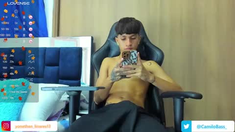 Snapshot of camilobass_ chatting on February 20, 2025, 1:57 am Camilo Bass online show from February 20, 2025, 1:57 am