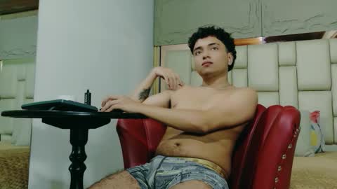 Snapshot of camilowhites chatting on March 17, 2026, 8:45 pm CamilowhiteS online show from March 17, 2026, 8:45 pm