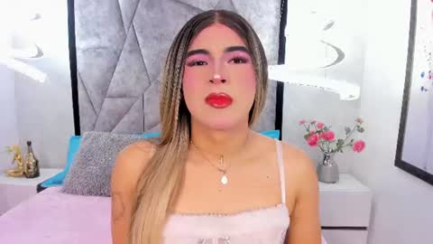 Snapshot of camirauxx chatting on June 15, 2026, 10:01 pm camirauxx online show from June 15, 2026, 10:01 pm