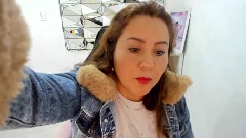 camixxx_m online show from April 12, 2026, 1:27 pm