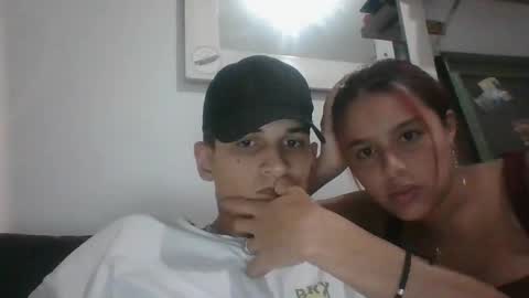 Snapshot of camluxe chatting on November 6, 2025, 11:59 pm Noah y Lia online show from November 6, 2025, 11:59 pm