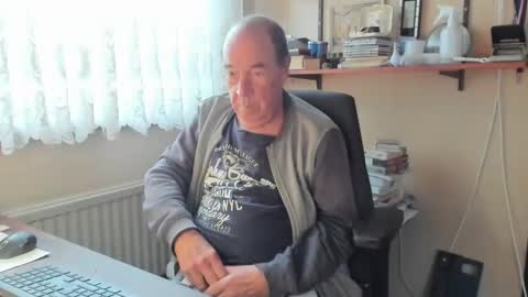 Snapshot of cammee chatting on December 2, 2024, 9:56 am Cammee online show from December 2, 2024, 9:56 am