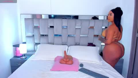 Camila online show from February 19, 2026, 2:13 pm