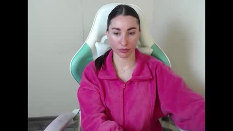 Snapshot of cammila_horn chatting on April 22, 2026, 5:32 am cammila horn online show from April 22, 2026, 5:32 am