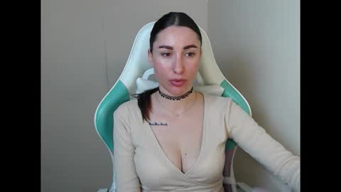 Snapshot of cammila_horn chatting on April 23, 2026, 5:41 am cammila horn online show from April 23, 2026, 5:41 am