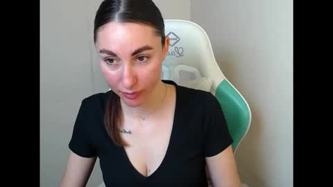 Snapshot of cammila_horn chatting on April 25, 2026, 5:21 am cammila horn online show from April 25, 2026, 5:21 am