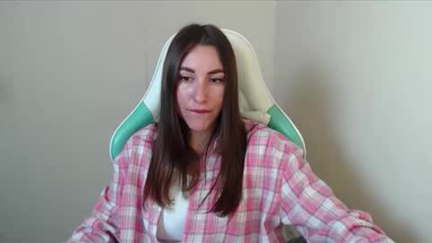 Snapshot of cammila_horn chatting on May 11, 2026, 11:05 am cammila horn online show from May 11, 2026, 11:05 am