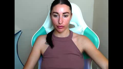 Snapshot of cammila_horn chatting on July 4, 2026, 11:27 am cammila horn online show from July 4, 2026, 11:27 am
