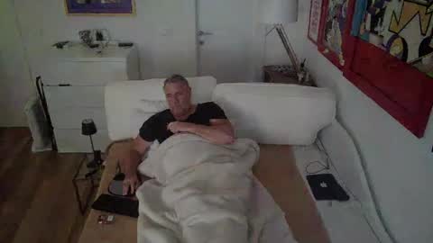 Snapshot of camunication chatting on February 21, 2025, 10:28 am camunication online show from February 21, 2025, 10:28 am