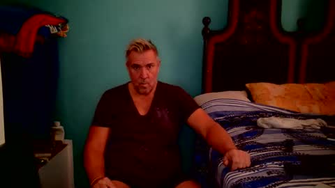 Snapshot of camunication chatting on October 17, 2025, 8:28 am camunication online show from October 17, 2025, 8:28 am