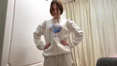 Anna  online show from January 13, 2026, 10:42 am