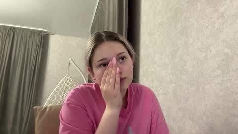 candelariahile online show from February 25, 2026, 2:16 pm