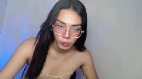 Snapshot of candi_blows chatting on October 27, 2025, 4:05 am Candi online show from October 27, 2025, 4:05 am