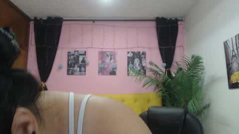 Snapshot of candiapole chatting on January 29, 2025, 1:17 pm Candy online show from January 29, 2025, 1:17 pm