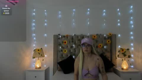 Candie  online show from March 6, 2025, 11:36 am