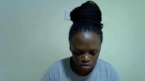 Snapshot of candiemaya chatting on February 5, 2026, 12:21 pm candiemaya online show from February 5, 2026, 12:21 pm