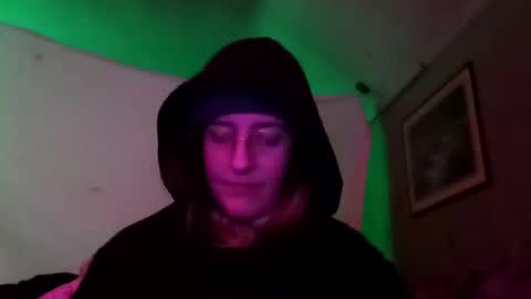 Candi online show from November 21, 2025, 7:45 pm