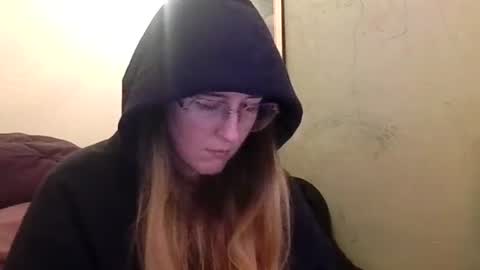 Candi online show from November 29, 2025, 4:04 am