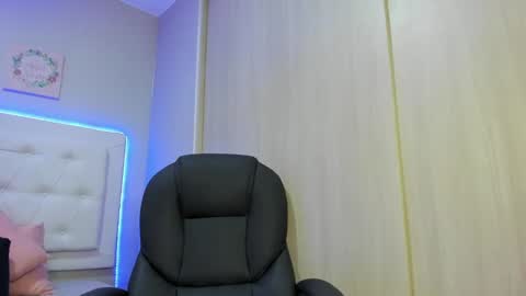 candy brown online show from September 27, 2025, 6:57 pm