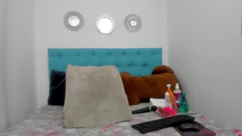 candy_big_tits18 online show from November 19, 2025, 11:38 pm