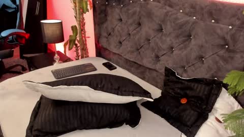 Snapshot of candy_canne__ chatting on December 13, 2024, 7:32 pm CamilaInstagram candy canne  Pvt open online show from December 13, 2024, 7:32 pm