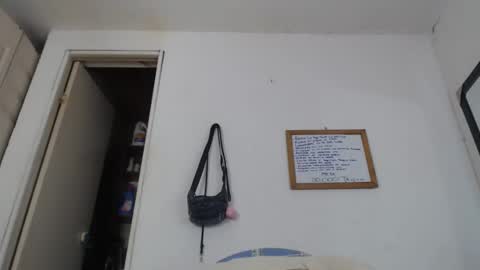 Snapshot of candy_cumyy1 chatting on February 25, 2025, 7:31 am candy_cumyy1 online show from February 25, 2025, 7:31 am