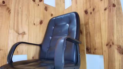 Snapshot of candy_feett chatting on January 17, 2026, 8:34 pm Jolie online show from January 17, 2026, 8:34 pm