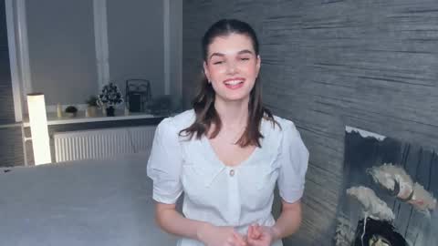 Flora online show from January 28, 2025, 7:32 pm