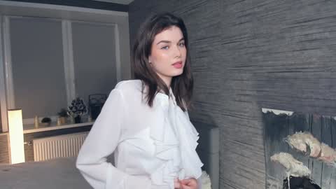 Flora online show from February 2, 2025, 10:06 pm