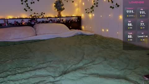 candy_flosse online show from February 12, 2026, 8:20 am