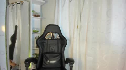 Nickol online show from September 18, 2025, 9:39 pm