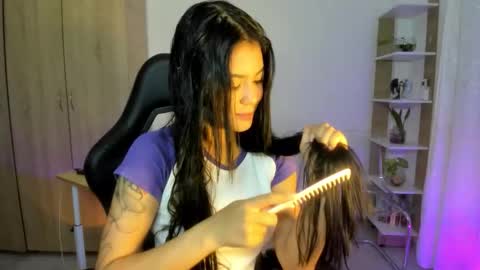 Nickol online show from November 13, 2025, 8:19 pm