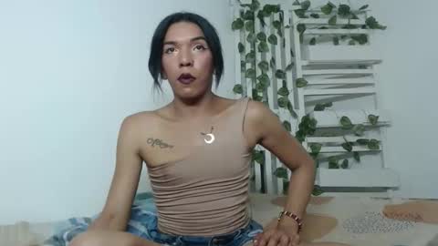 candy_hot_trans online show from April 1, 2026, 1:41 pm