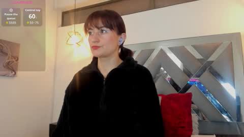 Candy hot online show from November 12, 2025, 8:41 pm