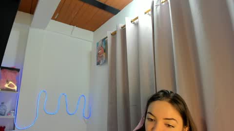 candy_kitty7343 online show from April 8, 2026, 4:56 am