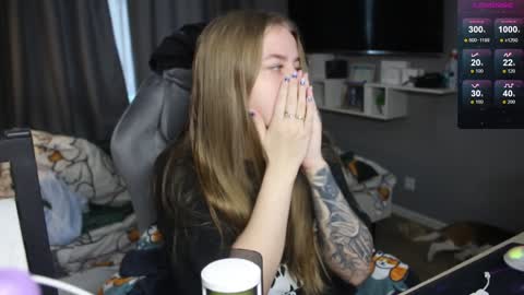 Snapshot of candy_meggie chatting on December 10, 2024, 8:30 am Megan online show from December 10, 2024, 8:30 am