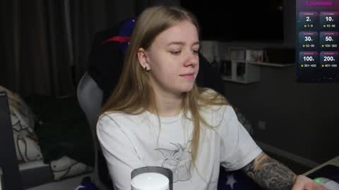 Snapshot of candy_meggie chatting on December 26, 2024, 5:30 pm Megan online show from December 26, 2024, 5:30 pm