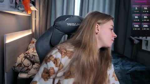 Snapshot of candy_meggie chatting on February 6, 2025, 9:22 am Megan online show from February 6, 2025, 9:22 am